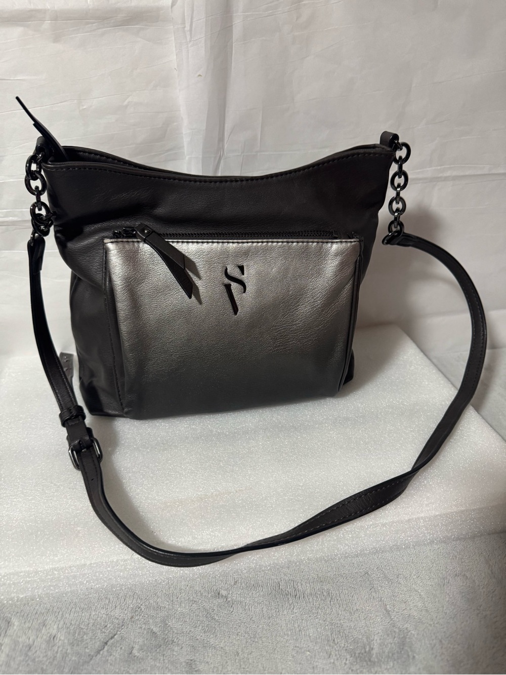 Sleek Black & Silver Women’s Crossbody Bag